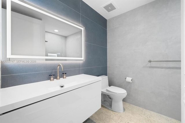 16047 Collins Ave 1703, Sunny Isles Beach, FL 33160