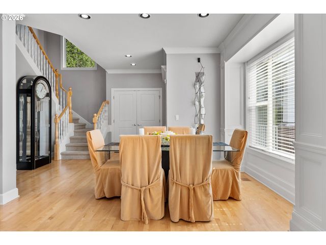 4701 CAMBRIDGE Ct, Lake Oswego, OR 97035