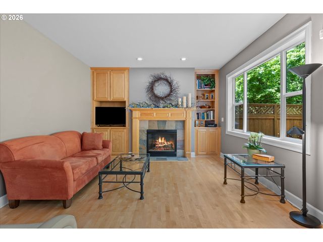 4701 CAMBRIDGE Ct, Lake Oswego, OR 97035