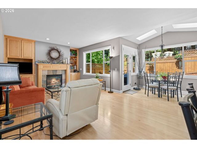 4701 CAMBRIDGE Ct, Lake Oswego, OR 97035