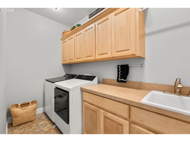 4701 CAMBRIDGE Ct, Lake Oswego, OR 97035