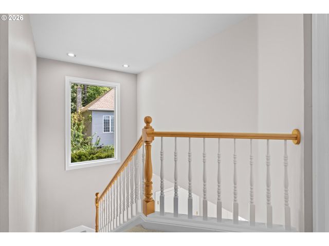 4701 CAMBRIDGE Ct, Lake Oswego, OR 97035