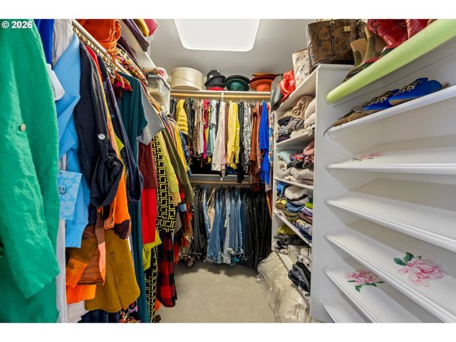 4701 CAMBRIDGE Ct, Lake Oswego, OR 97035