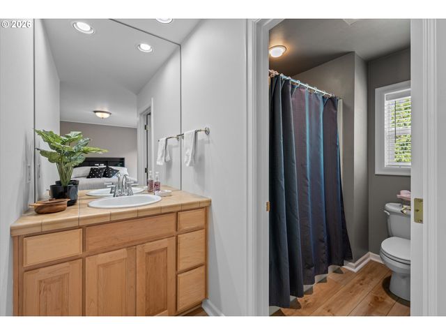 4701 CAMBRIDGE Ct, Lake Oswego, OR 97035