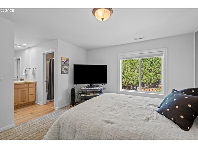 4701 CAMBRIDGE Ct, Lake Oswego, OR 97035