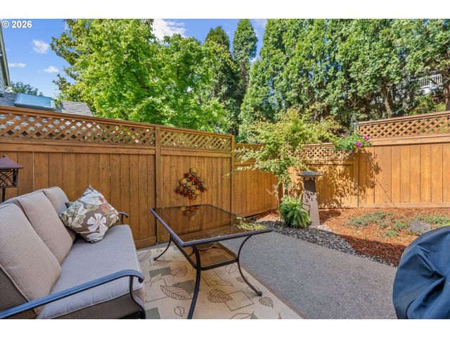 4701 CAMBRIDGE Ct, Lake Oswego, OR 97035