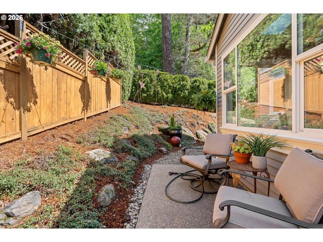 4701 CAMBRIDGE Ct, Lake Oswego, OR 97035