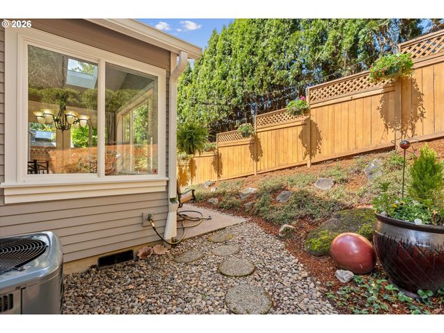 4701 CAMBRIDGE Ct, Lake Oswego, OR 97035