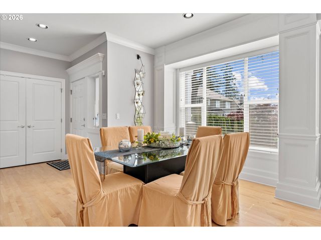 4701 CAMBRIDGE Ct, Lake Oswego, OR 97035