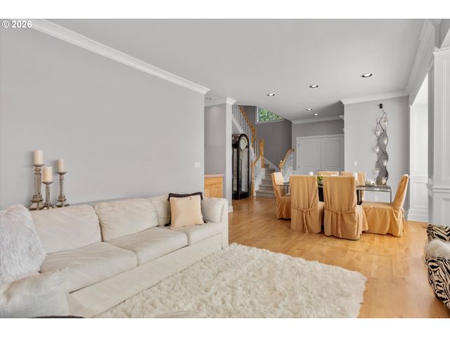 4701 CAMBRIDGE Ct, Lake Oswego, OR 97035