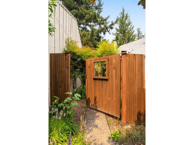 9255 Sw BROOKS BEND Pl, Portland, OR 97223