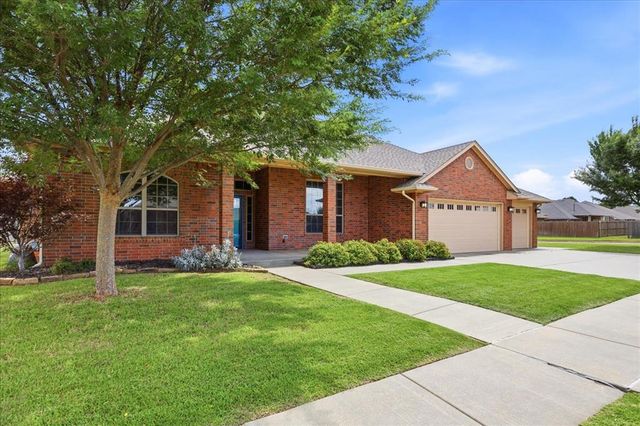 8728 NW 72nd Court, Warr Acres, OK 73132