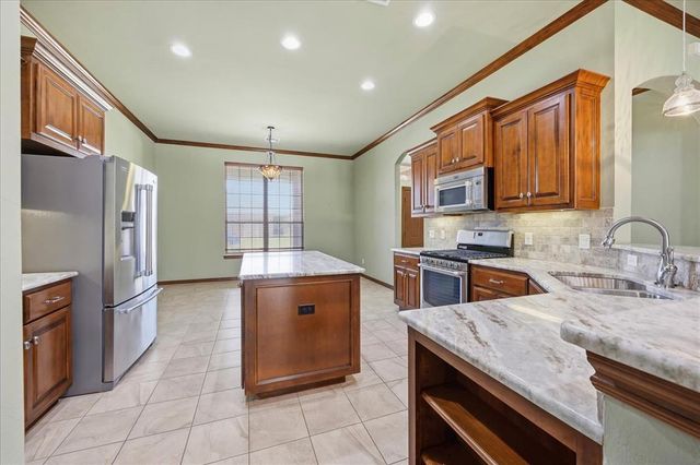 8728 NW 72nd Court, Warr Acres, OK 73132