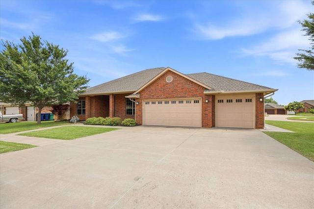 8728 NW 72nd Court, Warr Acres, OK 73132