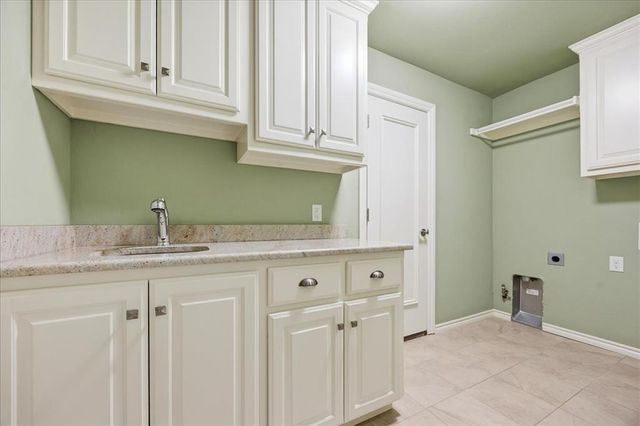 8728 NW 72nd Court, Warr Acres, OK 73132