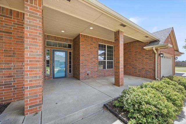 8728 NW 72nd Court, Warr Acres, OK 73132