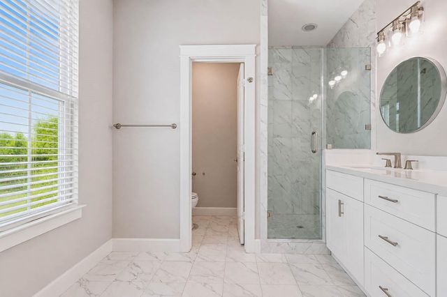 603 Link Road H, Houston, TX 77009