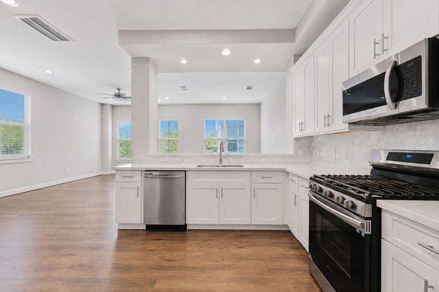 603 Link Road H, Houston, TX 77009