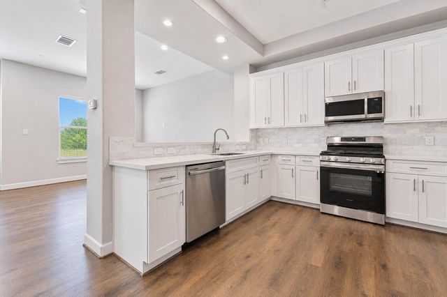 603 Link Road H, Houston, TX 77009