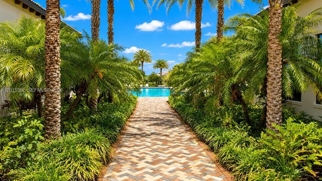 4989 OFANTO LN, Ave Maria, FL 34142