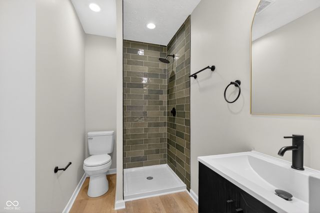 10807 Belair Drive, Carmel, IN 46280