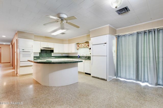 1442 Holly Drive, Opelousas, LA 70570