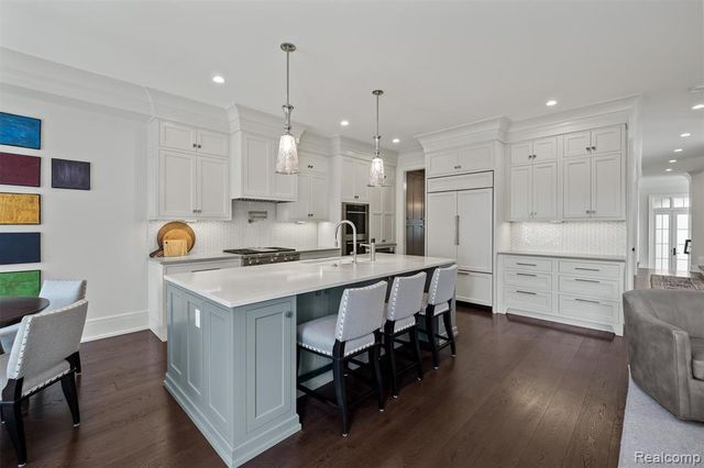 615 W Brown Street, Birmingham, MI 48009