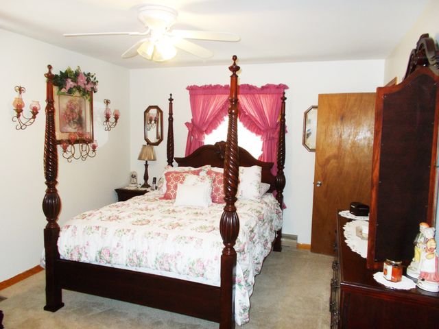 225 Cedar Hollow Dr, Camden, TN 38320