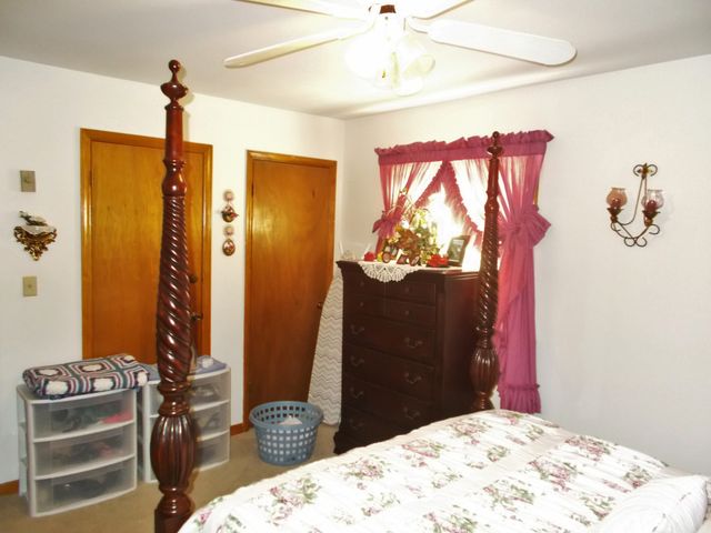 225 Cedar Hollow Dr, Camden, TN 38320