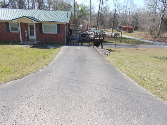 225 Cedar Hollow Dr, Camden, TN 38320