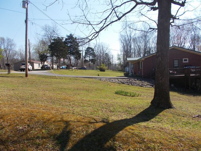 225 Cedar Hollow Dr, Camden, TN 38320