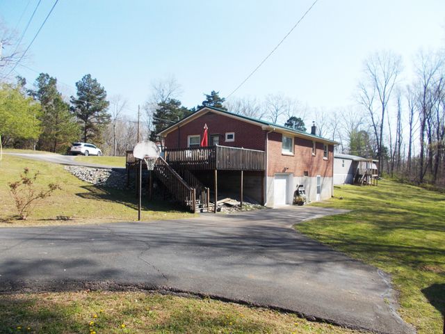 225 Cedar Hollow Dr, Camden, TN 38320