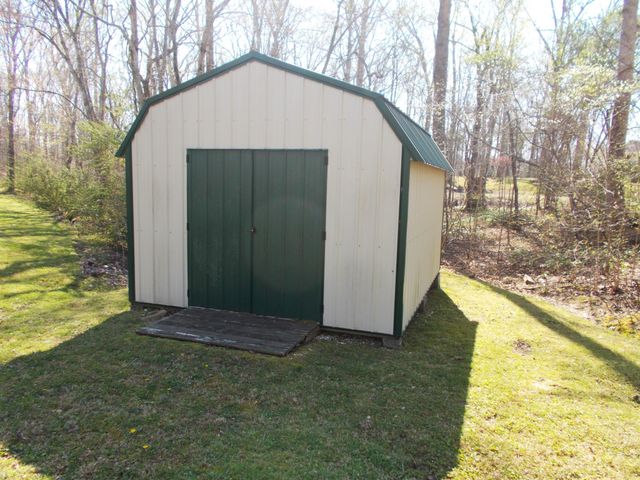 225 Cedar Hollow Dr, Camden, TN 38320
