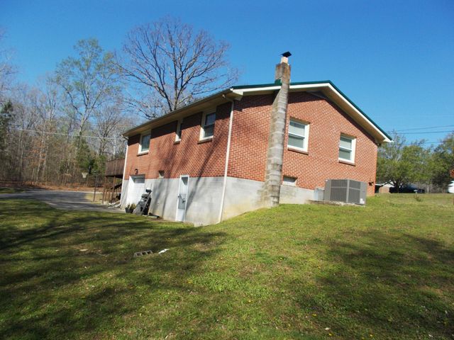 225 Cedar Hollow Dr, Camden, TN 38320