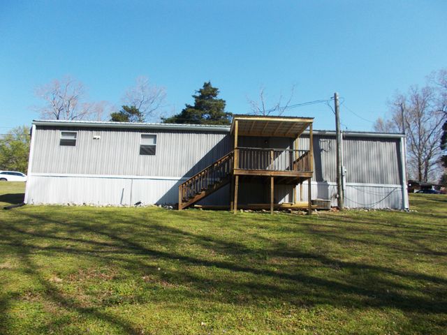 225 Cedar Hollow Dr, Camden, TN 38320