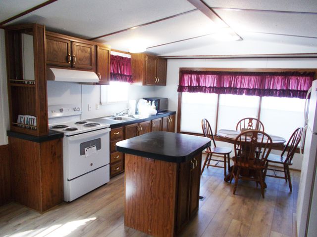 225 Cedar Hollow Dr, Camden, TN 38320
