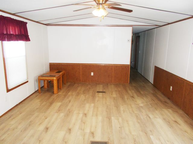 225 Cedar Hollow Dr, Camden, TN 38320