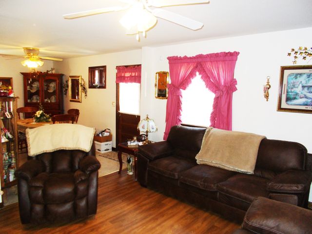 225 Cedar Hollow Dr, Camden, TN 38320