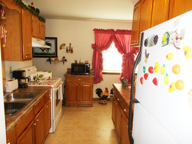 225 Cedar Hollow Dr, Camden, TN 38320