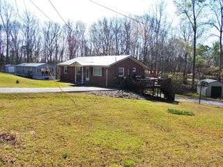 225 Cedar Hollow Dr, Camden, TN 38320