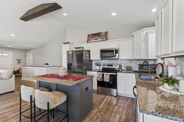 1634 S Smithmoor, Wichita, KS 67207