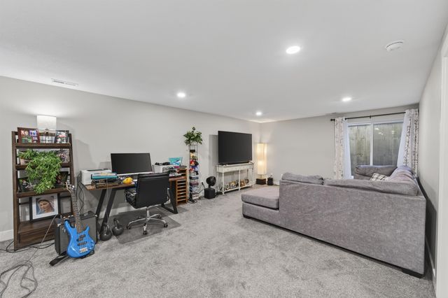 1634 S Smithmoor, Wichita, KS 67207