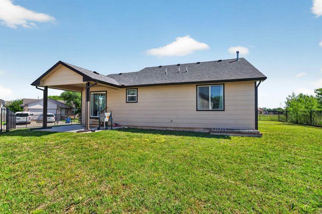 1634 S Smithmoor, Wichita, KS 67207