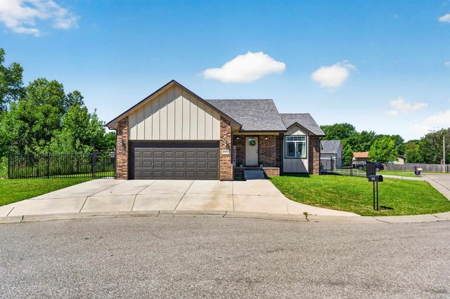 1634 S Smithmoor, Wichita, KS 67207