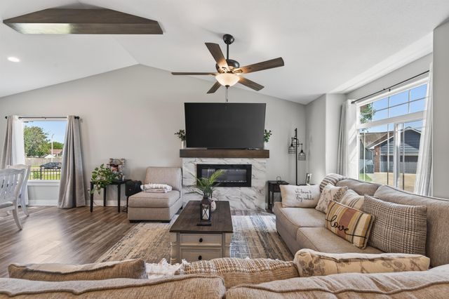 1634 S Smithmoor, Wichita, KS 67207