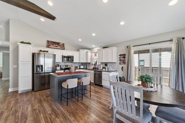 1634 S Smithmoor, Wichita, KS 67207