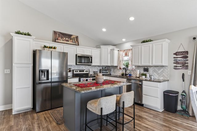 1634 S Smithmoor, Wichita, KS 67207