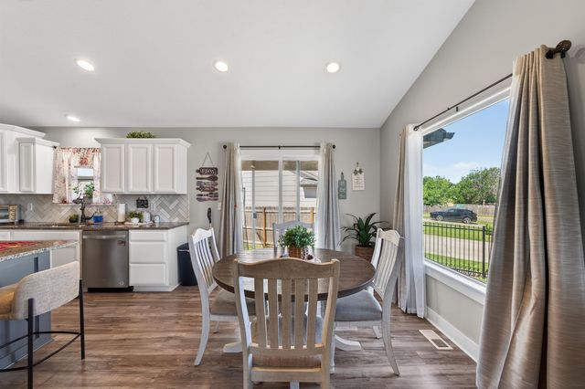 1634 S Smithmoor, Wichita, KS 67207