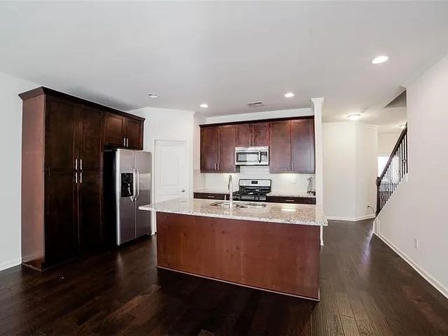 5570 Lightheart Court, Suwanee, GA 30024