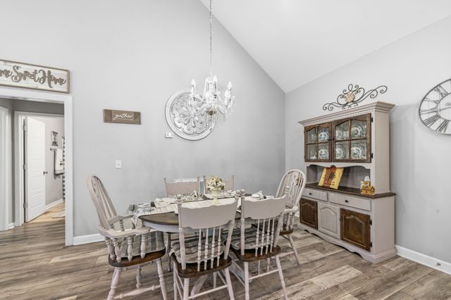 522 Springwater Dr, Summertown, TN 38483